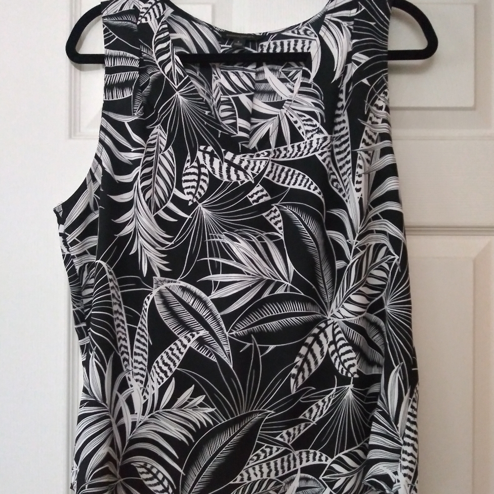 Banana Republic sleeveless blouse top